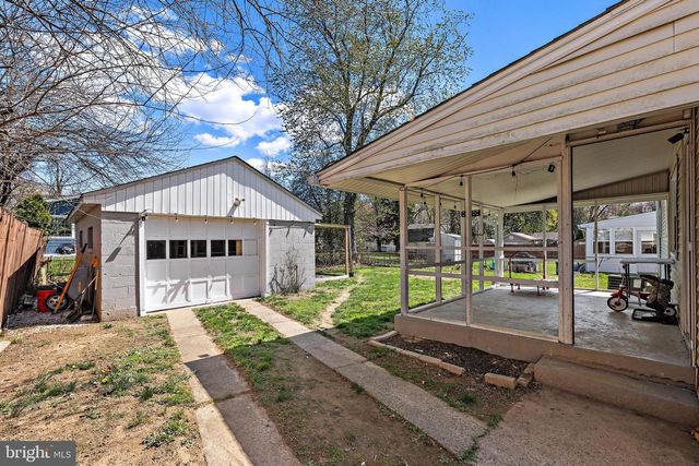 32 EWINGVILLE RD, Ewing, NJ 08638