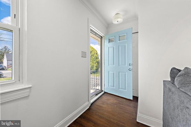 32 EWINGVILLE RD, Ewing, NJ 08638