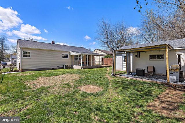 32 EWINGVILLE RD, Ewing, NJ 08638