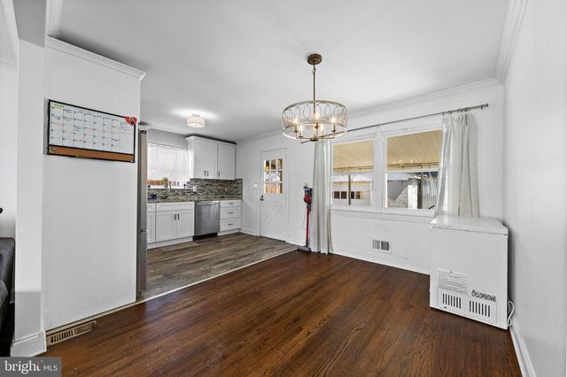 32 EWINGVILLE RD, Ewing, NJ 08638