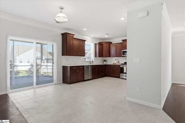 216 Nearmeadows Way, Simpsonville, SC 29681