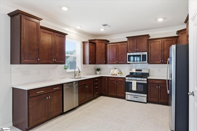 216 Nearmeadows Way, Simpsonville, SC 29681
