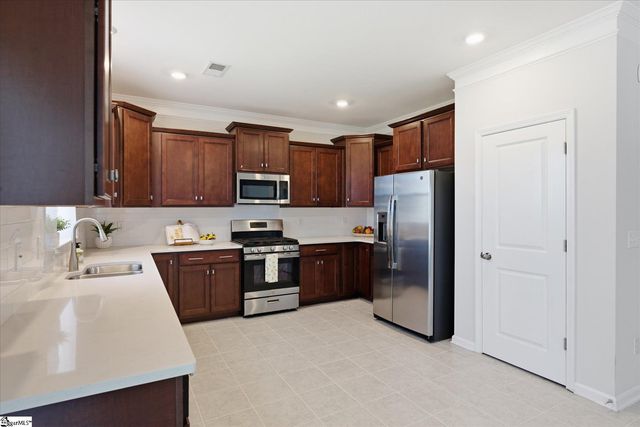 216 Nearmeadows Way, Simpsonville, SC 29681