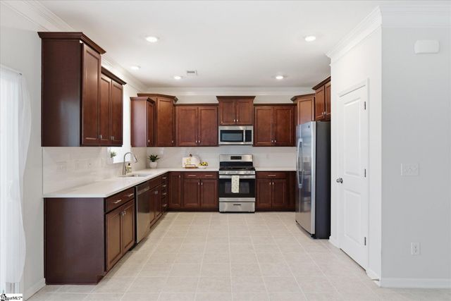 216 Nearmeadows Way, Simpsonville, SC 29681