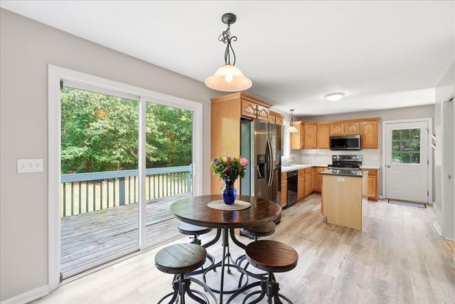 8 Rebecca Rd, Freetown, MA 02702