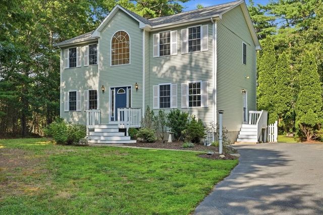 8 Rebecca Rd, Freetown, MA 02702