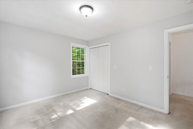 8 Rebecca Rd, Freetown, MA 02702