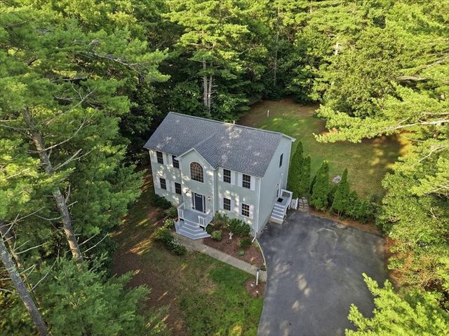 8 Rebecca Rd, Freetown, MA 02702