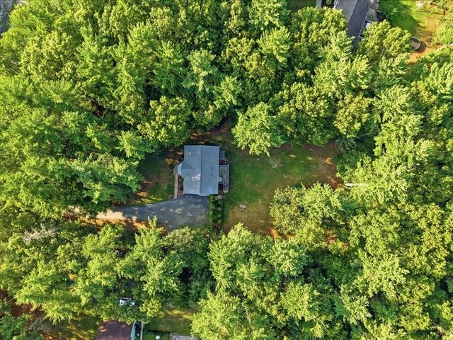 8 Rebecca Rd, Freetown, MA 02702