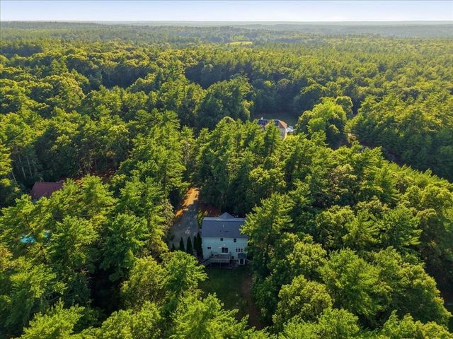 8 Rebecca Rd, Freetown, MA 02702