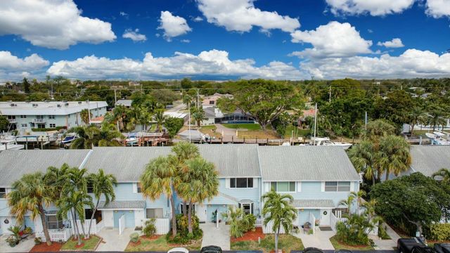 2555 NE 15th Street, Pompano Beach, FL 33062