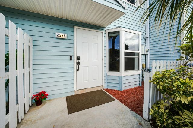 2555 NE 15th Street, Pompano Beach, FL 33062
