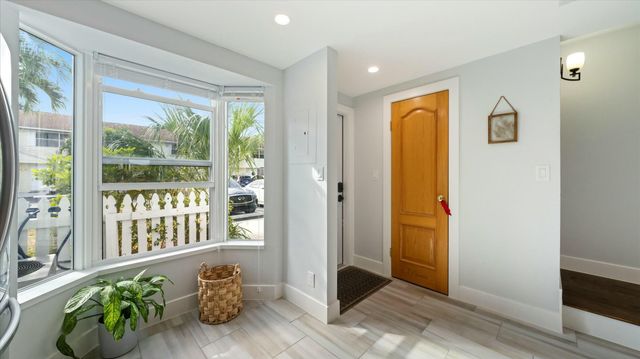 2555 NE 15th Street, Pompano Beach, FL 33062