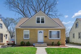 5132 N 57th STREET, Milwaukee, WI 53218