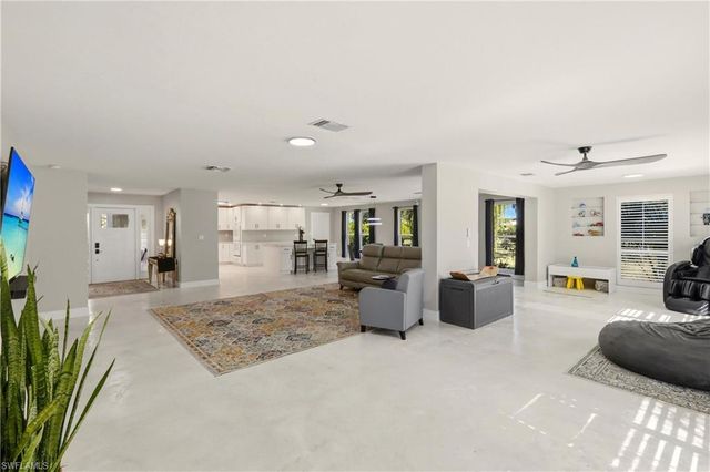 74 Aqua LN, North Fort Myers, FL 33903