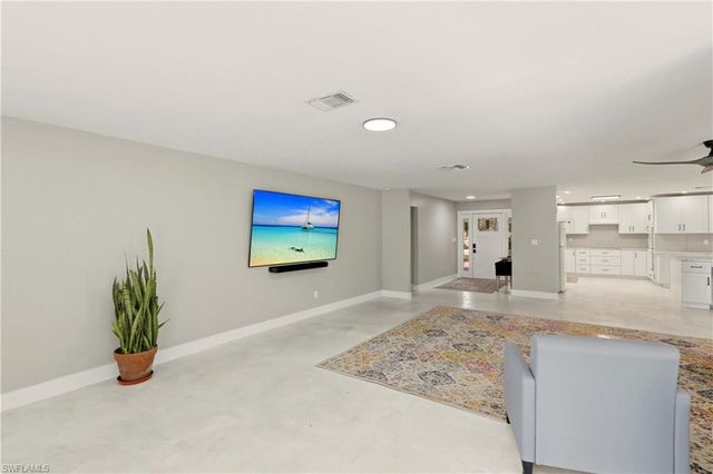 74 Aqua LN, North Fort Myers, FL 33903