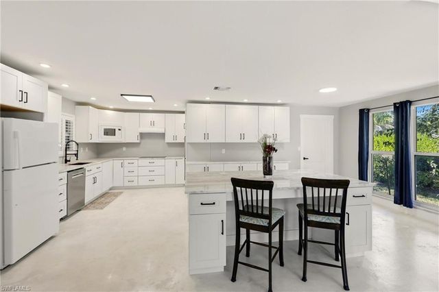 74 Aqua LN, North Fort Myers, FL 33903