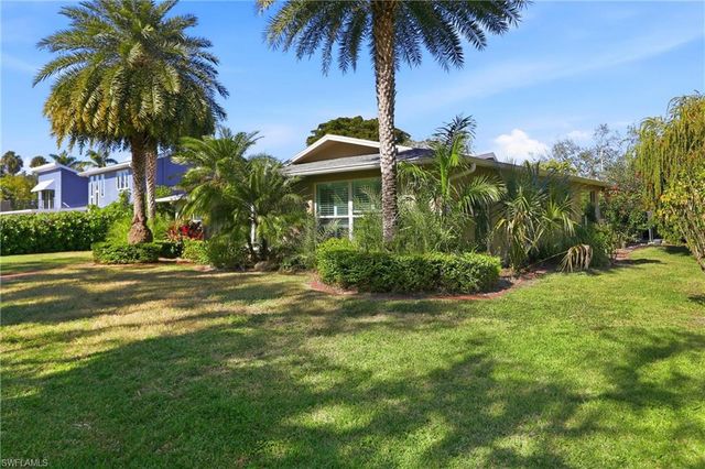 74 Aqua LN, North Fort Myers, FL 33903