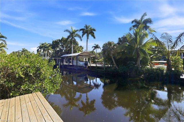 74 Aqua LN, North Fort Myers, FL 33903