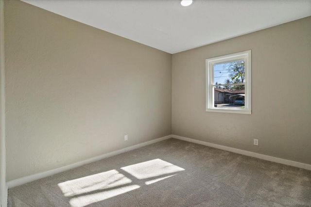 1945 Debra Drive, West Plains, MO 65775