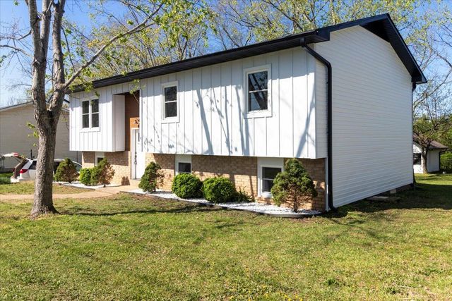 1945 Debra Drive, West Plains, MO 65775