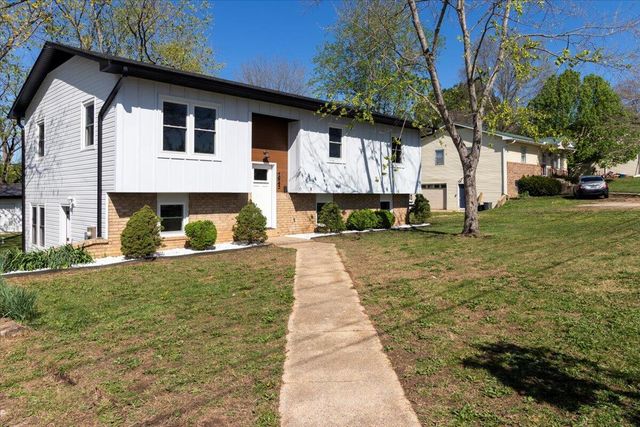 1945 Debra Drive, West Plains, MO 65775