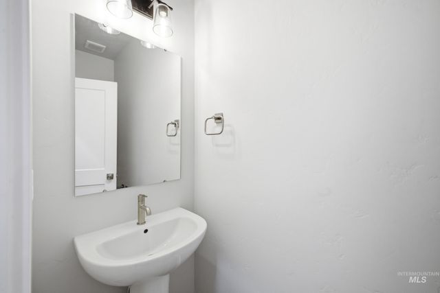 6925 S Harvest Cove Ave, Boise, ID 83709