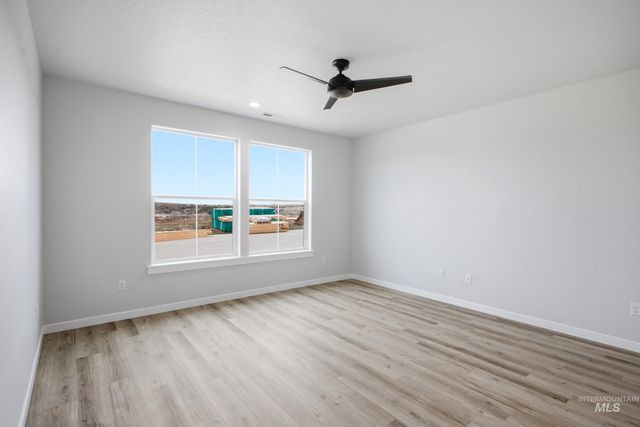 6925 S Harvest Cove Ave, Boise, ID 83709