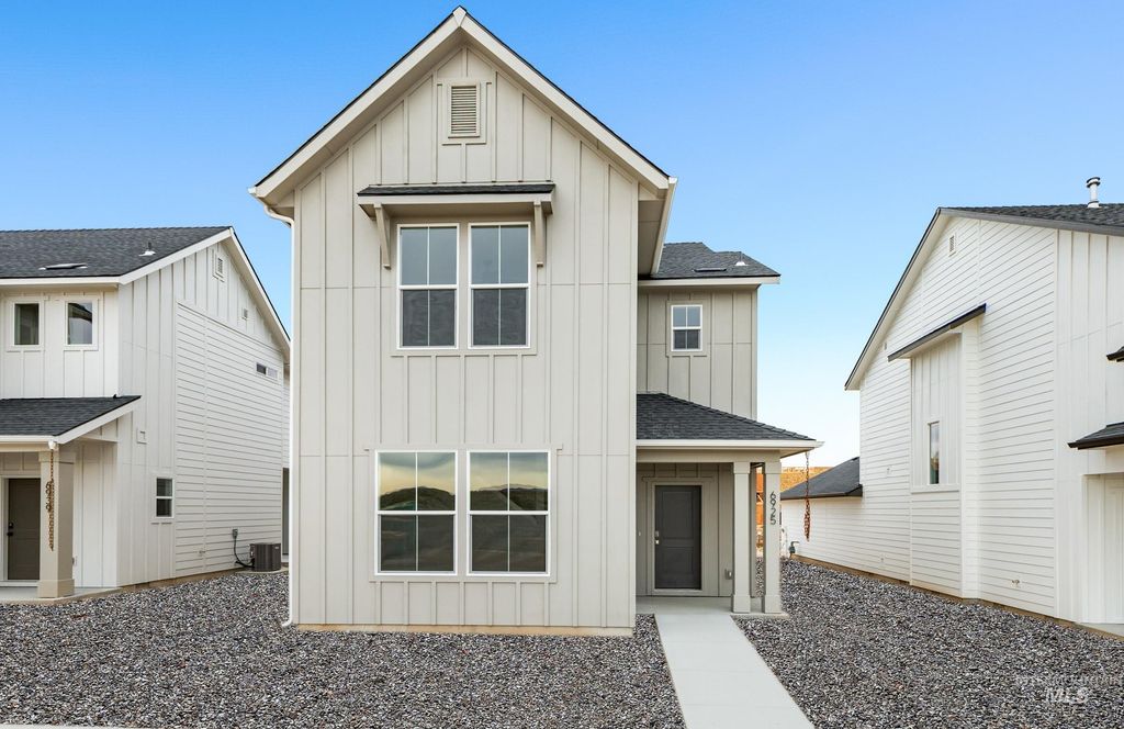 6925 S Harvest Cove Ave, Boise, ID 83709