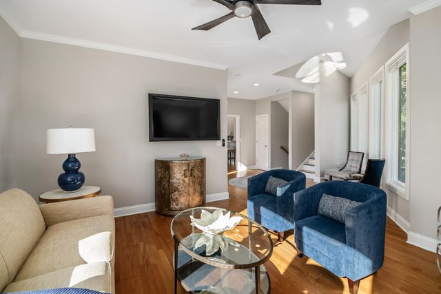 156 Tradd Street E, Charleston, SC 29401