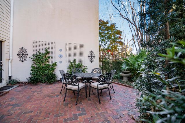 156 Tradd Street E, Charleston, SC 29401