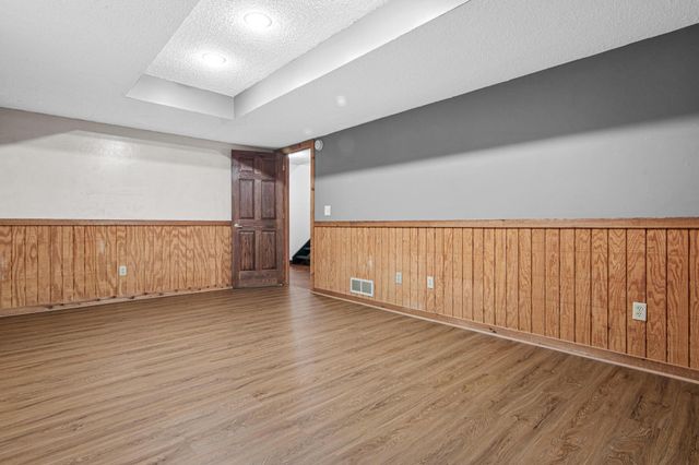 8481 142nd Street Court, Apple Valley, MN 55124