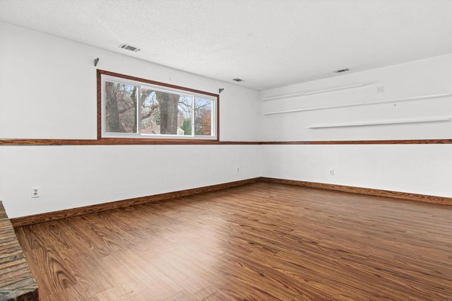 8481 142nd Street Court, Apple Valley, MN 55124