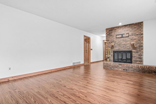 8481 142nd Street Court, Apple Valley, MN 55124