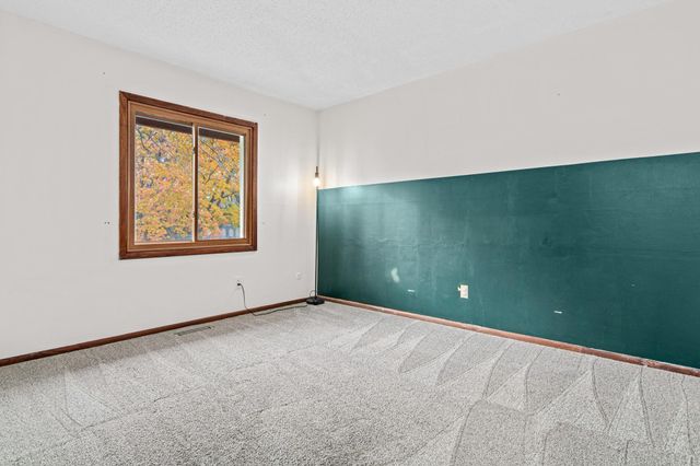 8481 142nd Street Court, Apple Valley, MN 55124