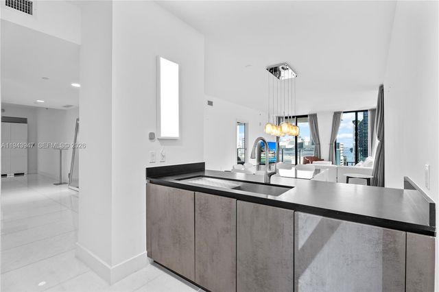 1010 Brickell Ave 1405, Miami, FL 33131