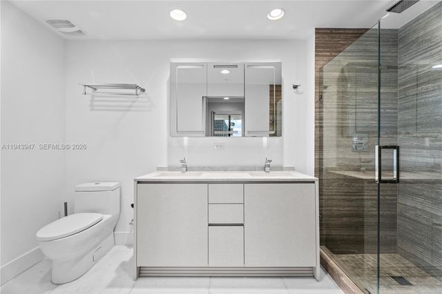 1010 Brickell Ave 1405, Miami, FL 33131