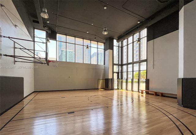 1010 Brickell Ave 1405, Miami, FL 33131