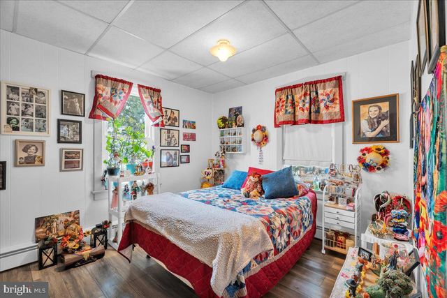 304 E LINDEN AVE, Lindenwold, NJ 08021