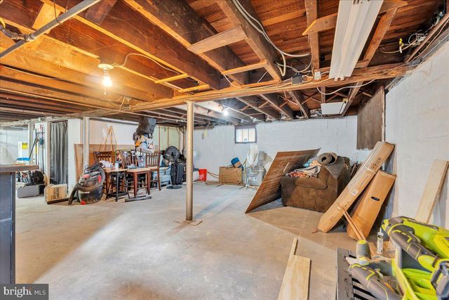 304 E LINDEN AVE, Lindenwold, NJ 08021