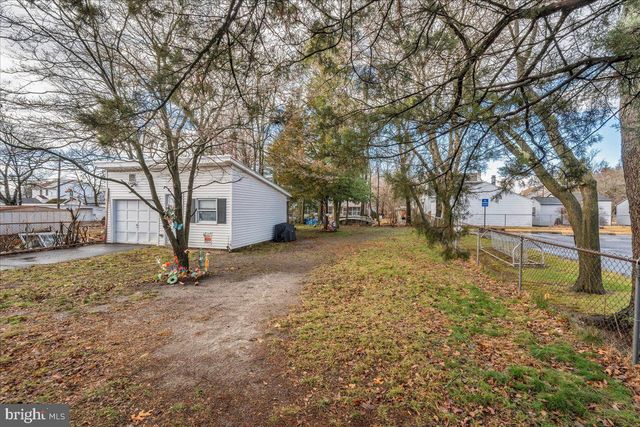 304 E LINDEN AVE, Lindenwold, NJ 08021