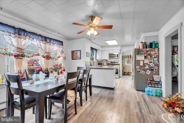 304 E LINDEN AVE, Lindenwold, NJ 08021