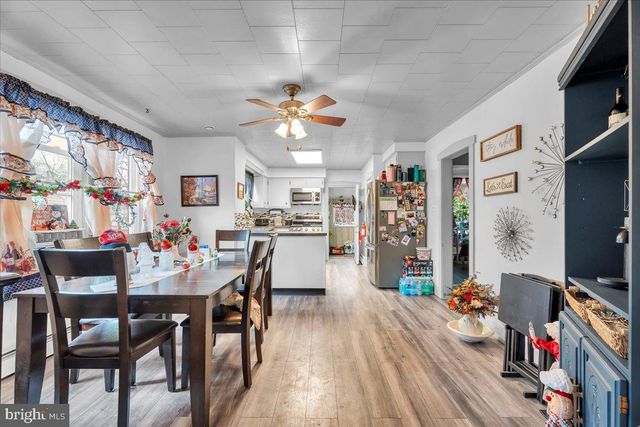 304 E LINDEN AVE, Lindenwold, NJ 08021