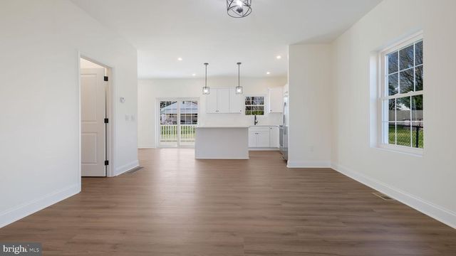 108 PATTERSON RD, Aston, PA 19014