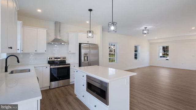 108 PATTERSON RD, Aston, PA 19014