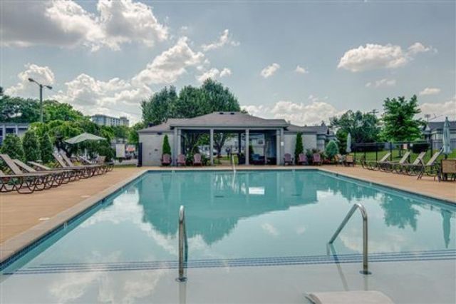 1900 Richard Jones Rd Apt V2, Nashville, TN 37215