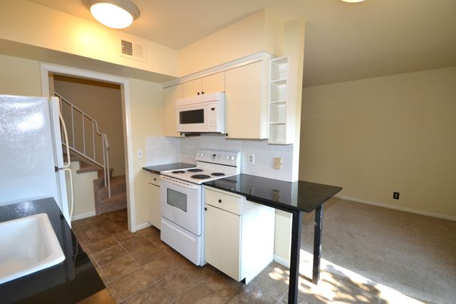 1900 Richard Jones Rd Apt V2, Nashville, TN 37215