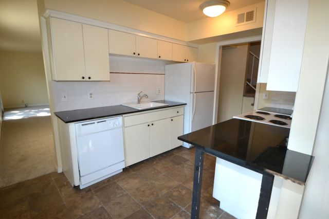 1900 Richard Jones Rd Apt V2, Nashville, TN 37215