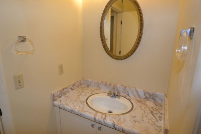 1900 Richard Jones Rd Apt V2, Nashville, TN 37215