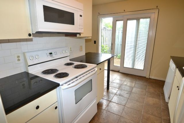 1900 Richard Jones Rd Apt V2, Nashville, TN 37215